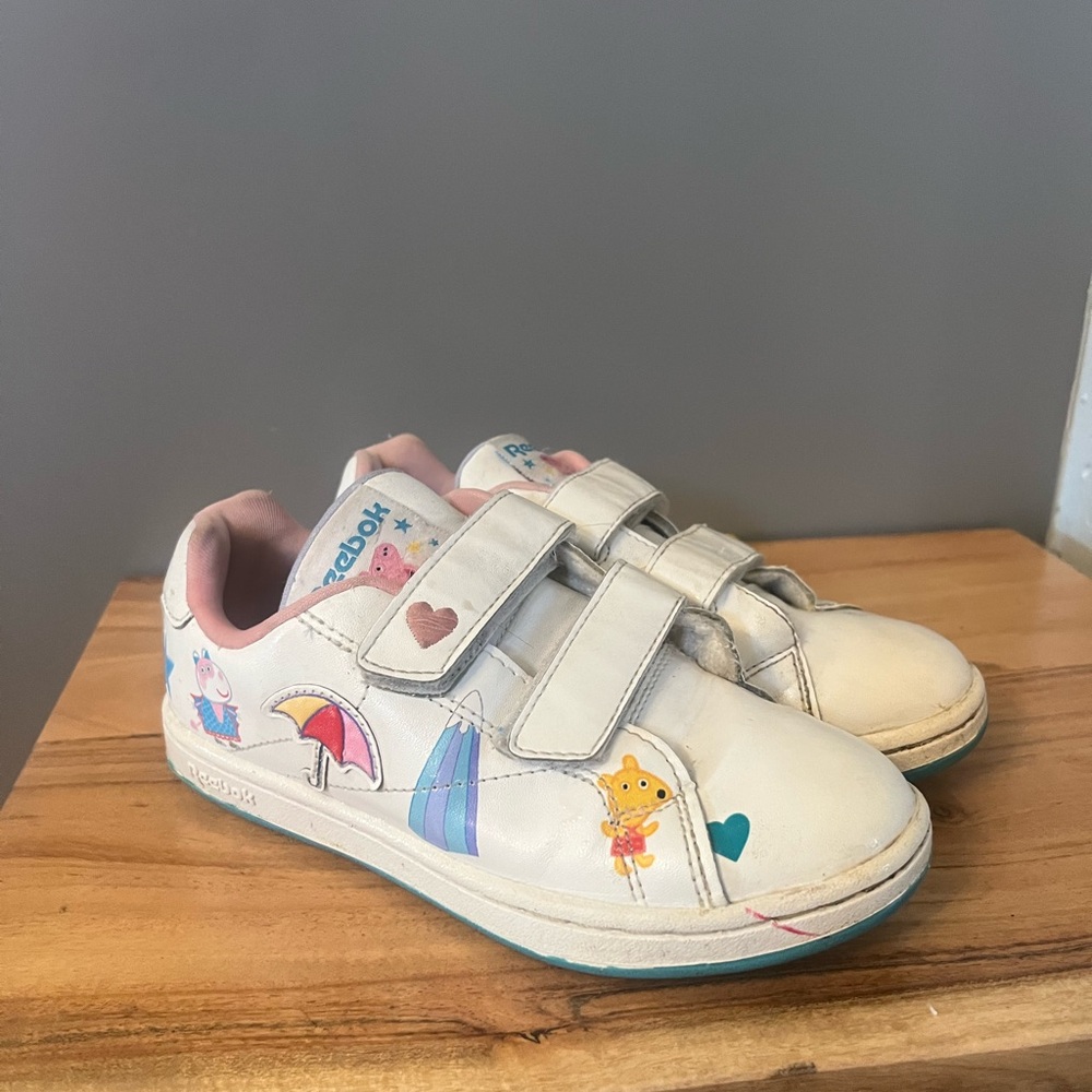 Reebok peppa pig Velcro white girls tennis shoes